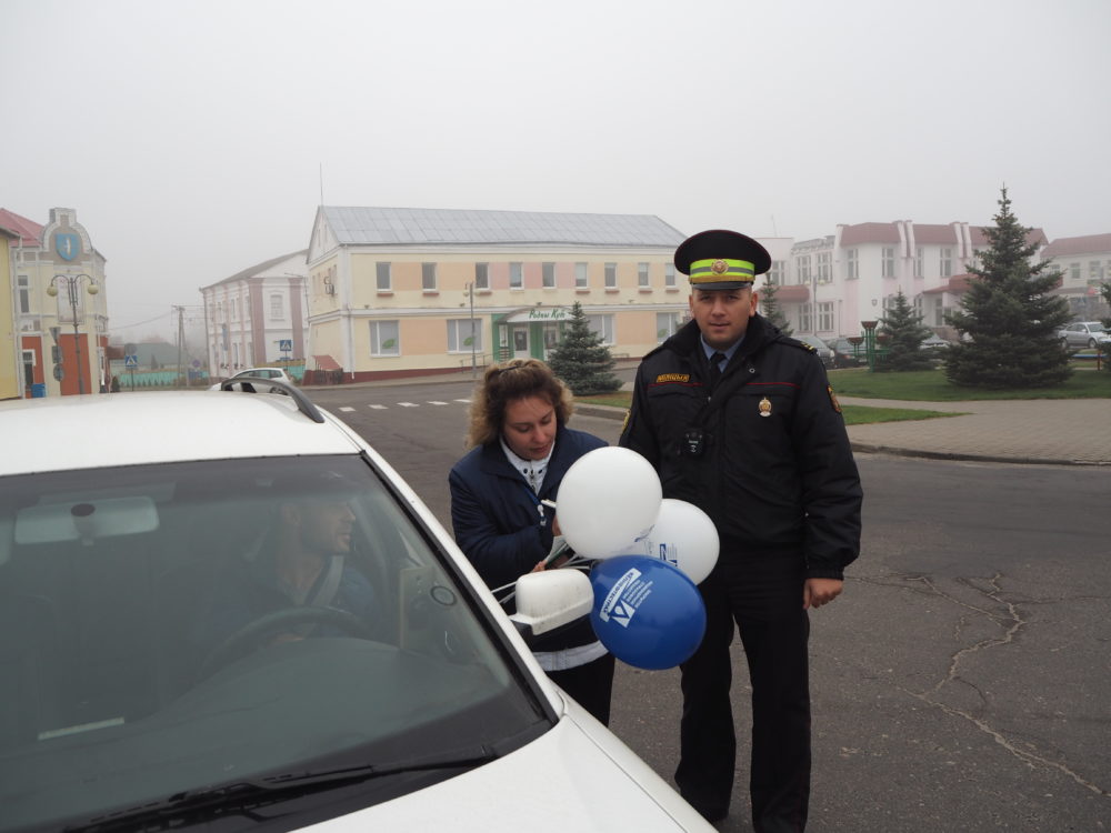 Ко Дню автомобилиста и дорожника:  С праздником, водители!