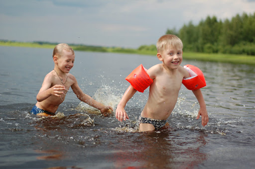 Родителям на заметку: Шутки у воды доводят до беды