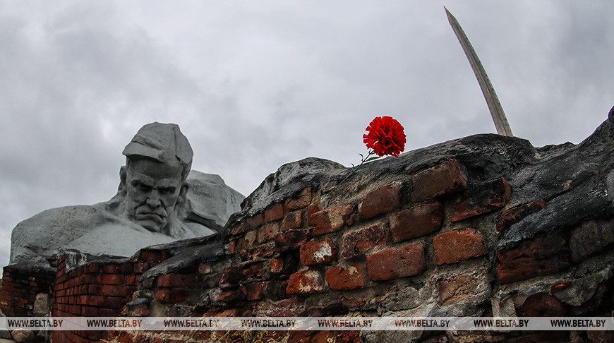 Выставку о подвиге советских военнопленных в лагере Собибор презентуют в Брестской крепости