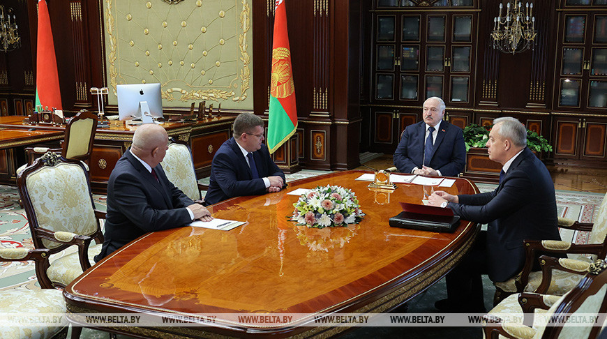 "Это уроки Украины". Лукашенко поручил разработать надежные средства связи для военных - новости Беларуси