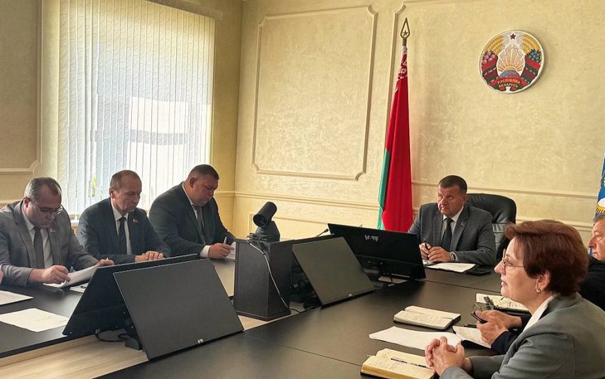 Особое внимание вопросам улучшения санитарного состояния и порядка на наших территориях