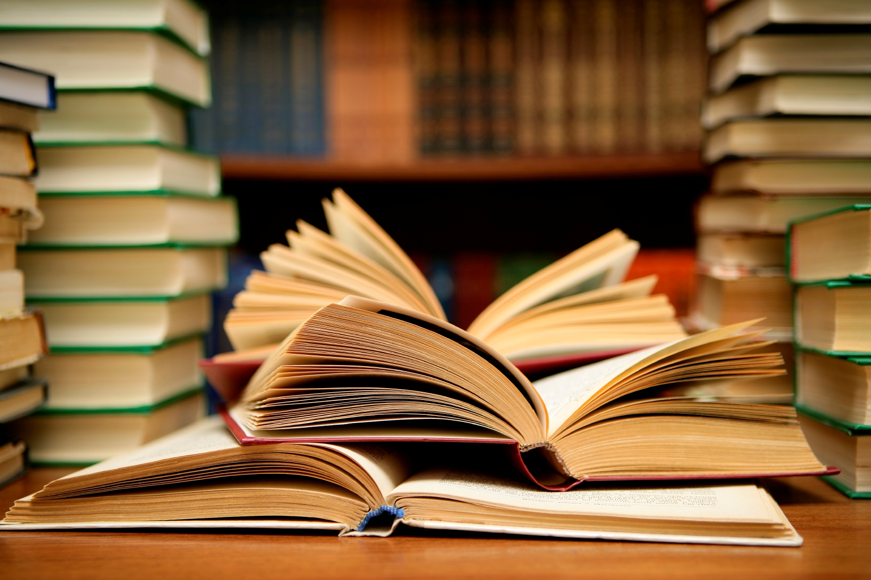 5 ФАКТОВ О КНИГАХ, КОТОРЫЕ ЗВУЧАТ КАК ФАНТАСТИКА — НО ЭТО ПРАВДА!
