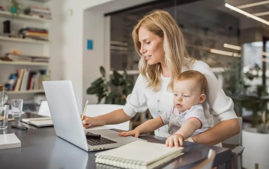 Можно ли работать, находясь в отпуске по уходу за ребенком до 3 лет