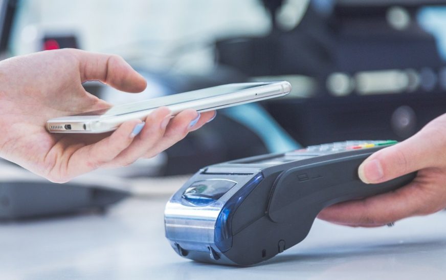 Мошенники вывели за рубеж 3 млн рублей белорусов с помощью NFC – Нацбанк