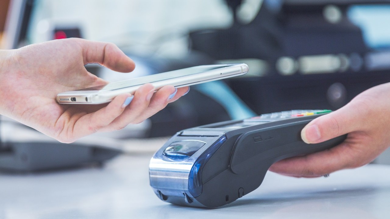 Мошенники вывели за рубеж 3 млн рублей белорусов с помощью NFC – Нацбанк