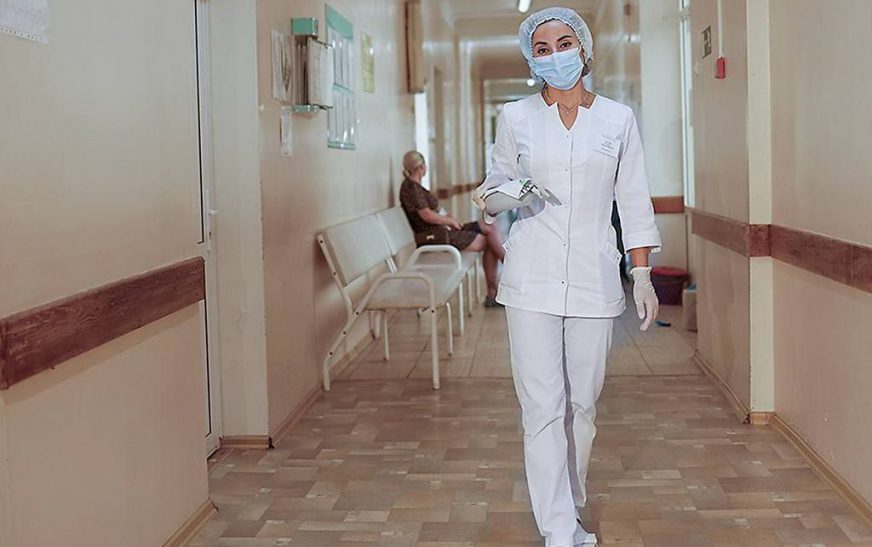 Минздрав утвердил график работы учреждений здравоохранения в выходные и праздничные дни в декабре–январе.