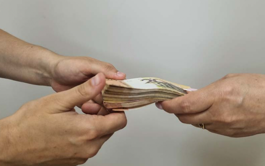 «Благодарность» за закупки не осталась незамеченной: прокурор Столинского района возбудил уголовные дела