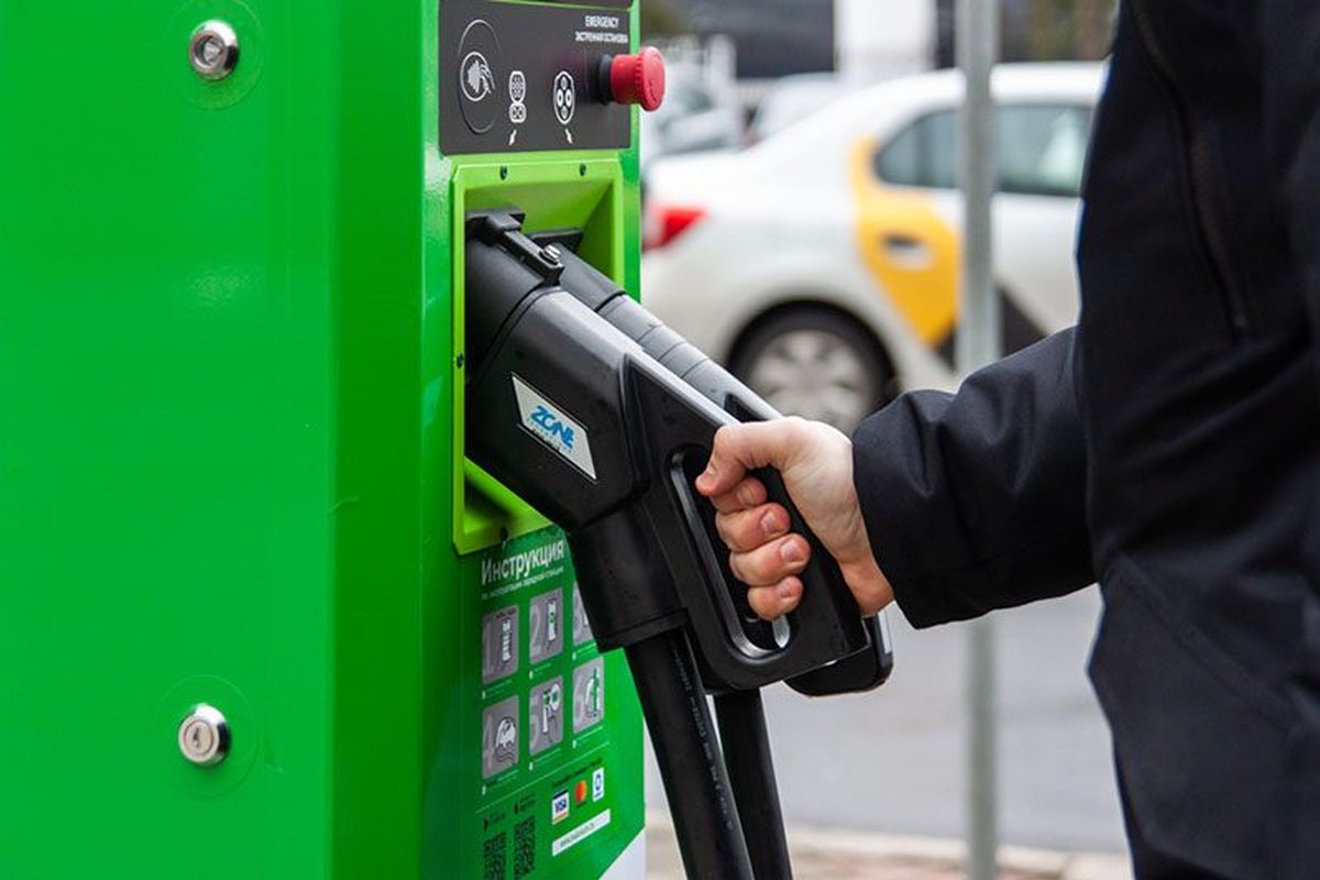 Более 330 электрозарядных станций появится в этом году. В «Белоруснефти» назвали локации