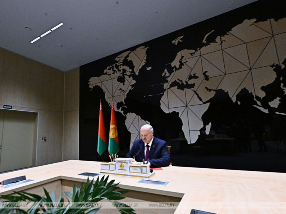 Лукашенко подписал документ о присоединении Беларуси к предложенному Трампом Совету мира