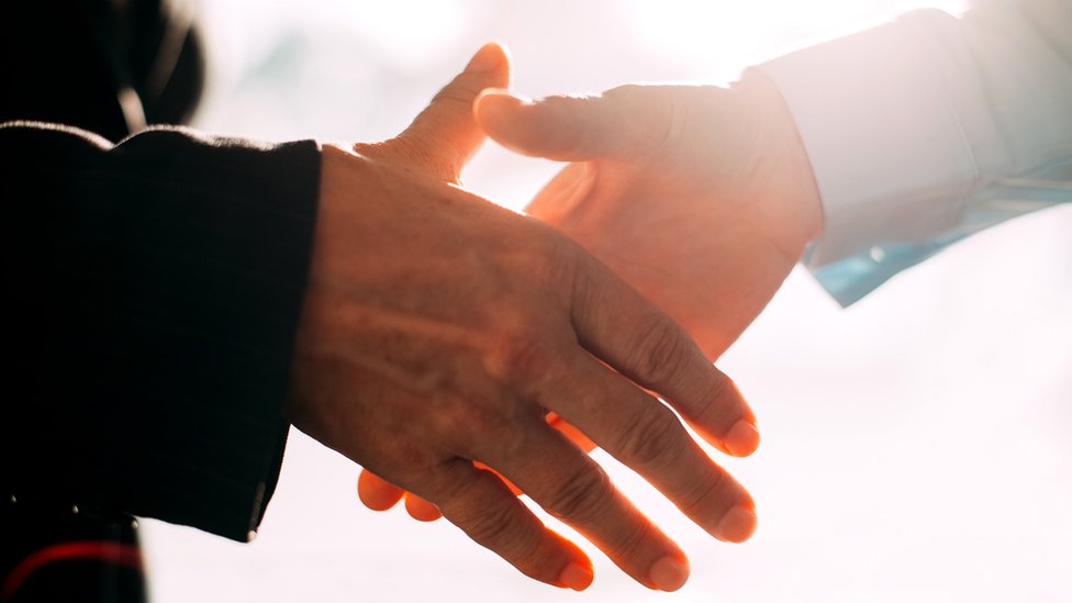 Договорились «до ручки»