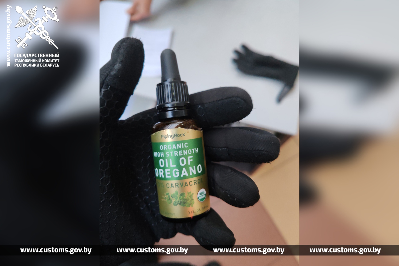 У 20-летнего пассажира рейсового автобуса, прибывшего из Польши, брестскиетаможенники изъяли гашишное масло.